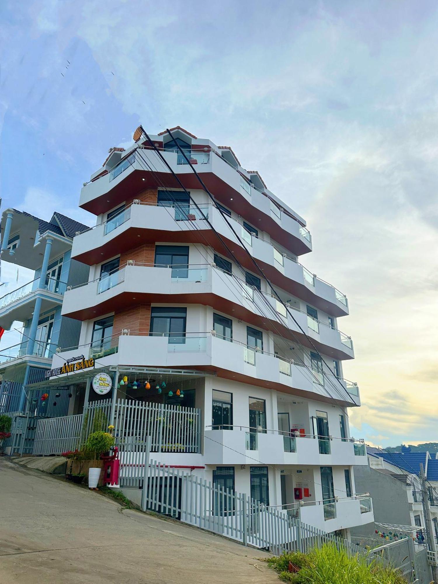 Khach San Anh Sang - Light House Hotel Đà Lạt Ngoại thất bức ảnh